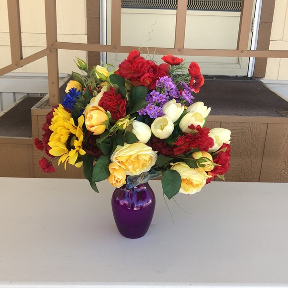 Bundle of many different faux silk flowers!  🌸 💐 - Picture 14 of 16